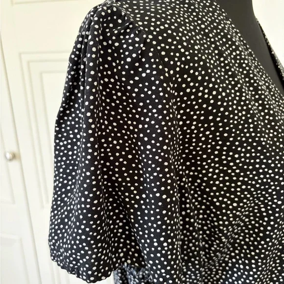 GAP Black and White Polka Dot button up dress. - Picture 5 of 13